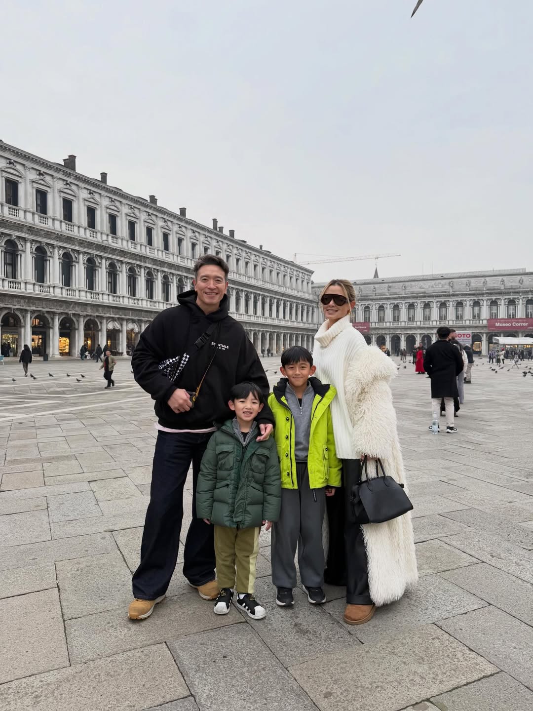 ชาย - ชาตโยดม หิรัญยัษฐิติ