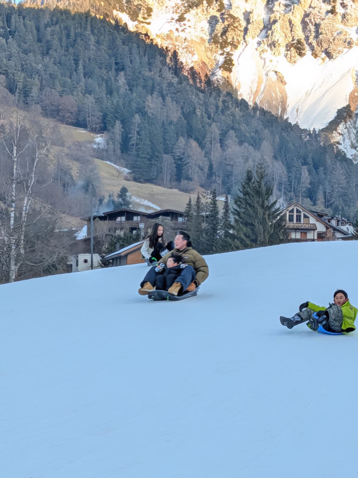 ชาย - ชาตโยดม หิรัญยัษฐิติ