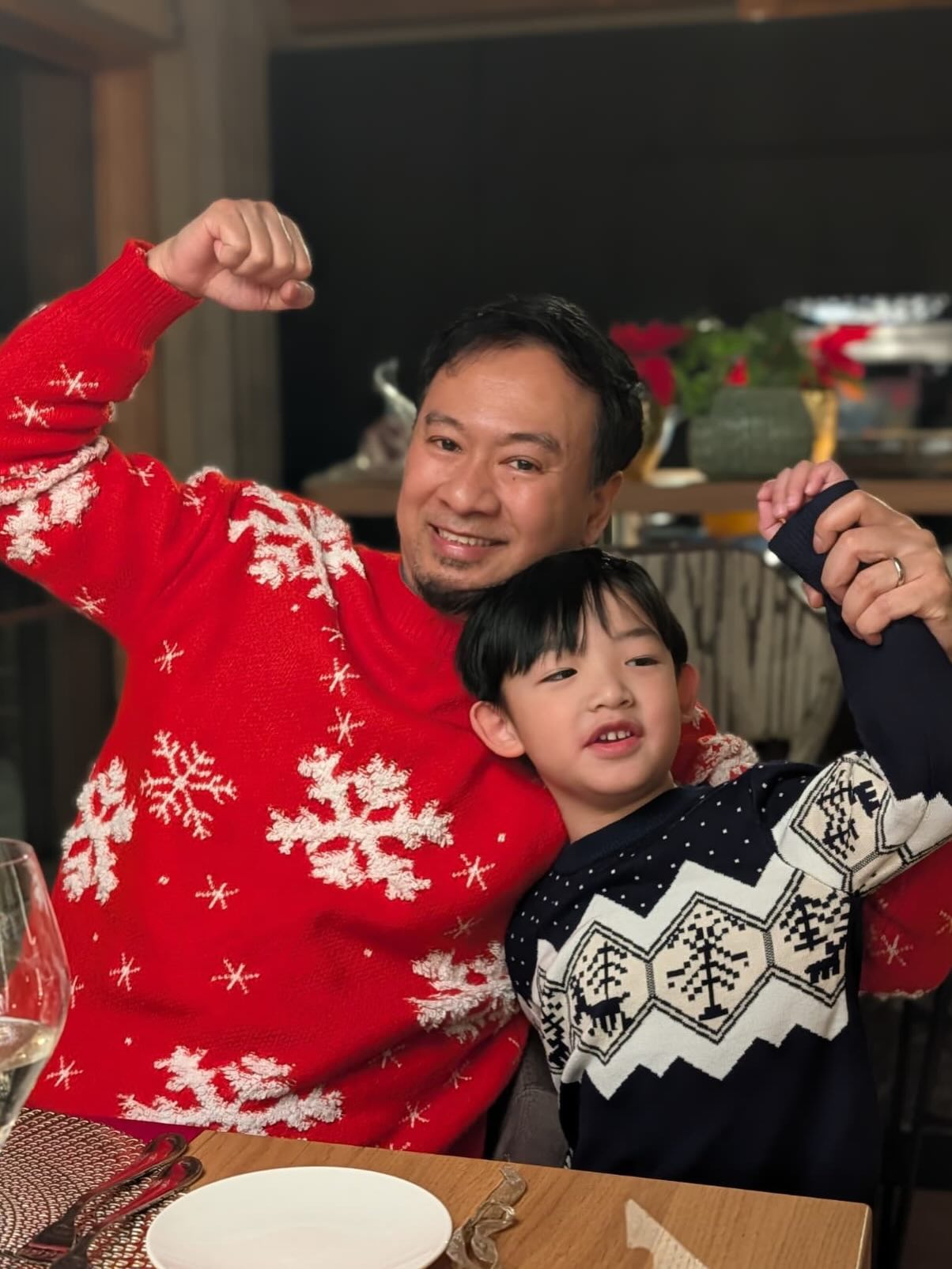 ชาย - ชาตโยดม หิรัญยัษฐิติ