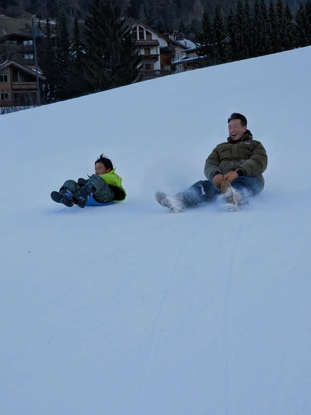 ชาย - ชาตโยดม หิรัญยัษฐิติ