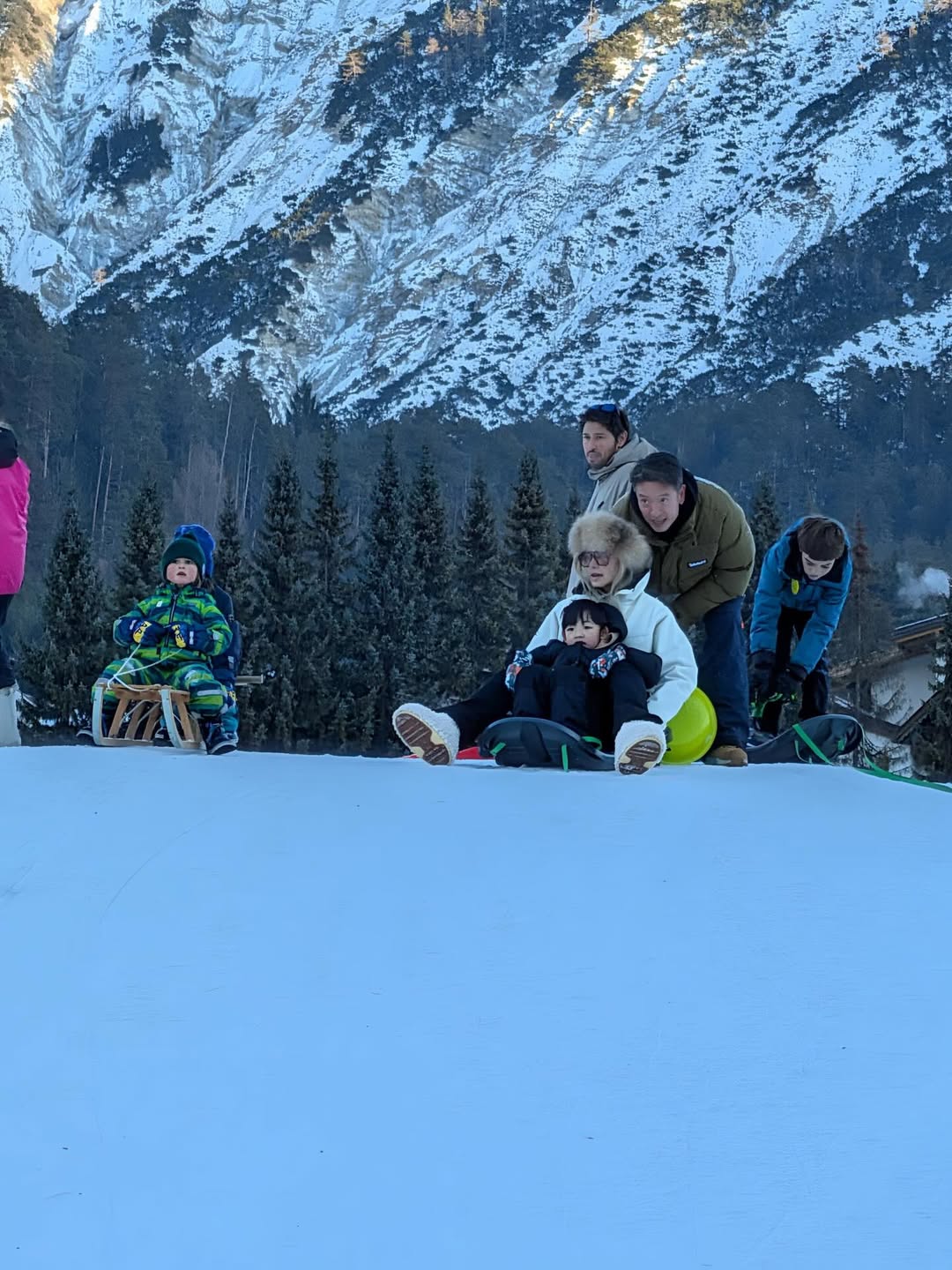 ชาย - ชาตโยดม หิรัญยัษฐิติ