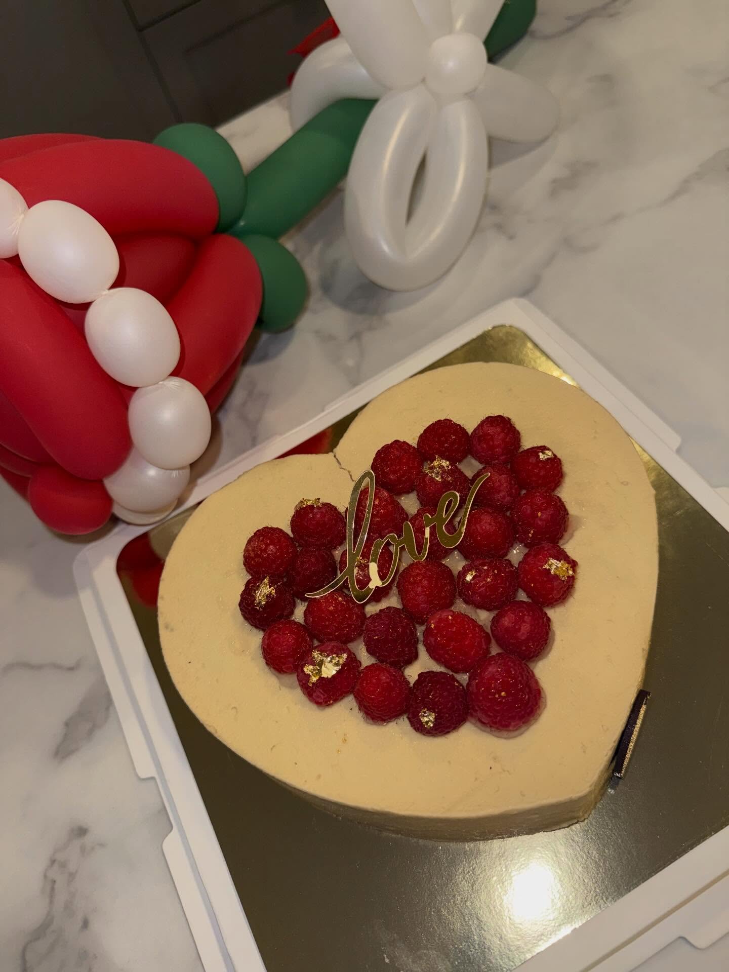 ชาย - ชาตโยดม หิรัญยัษฐิติ