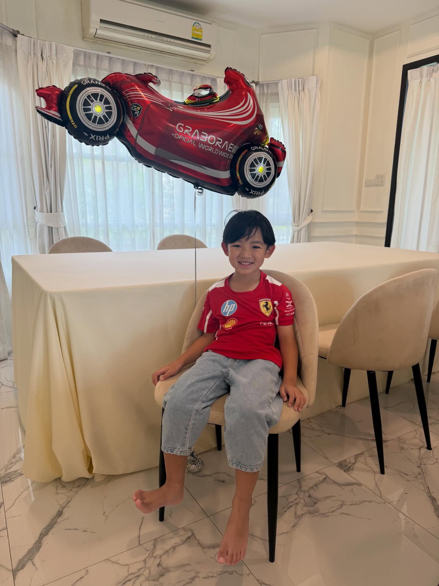 ชาย - ชาตโยดม หิรัญยัษฐิติ