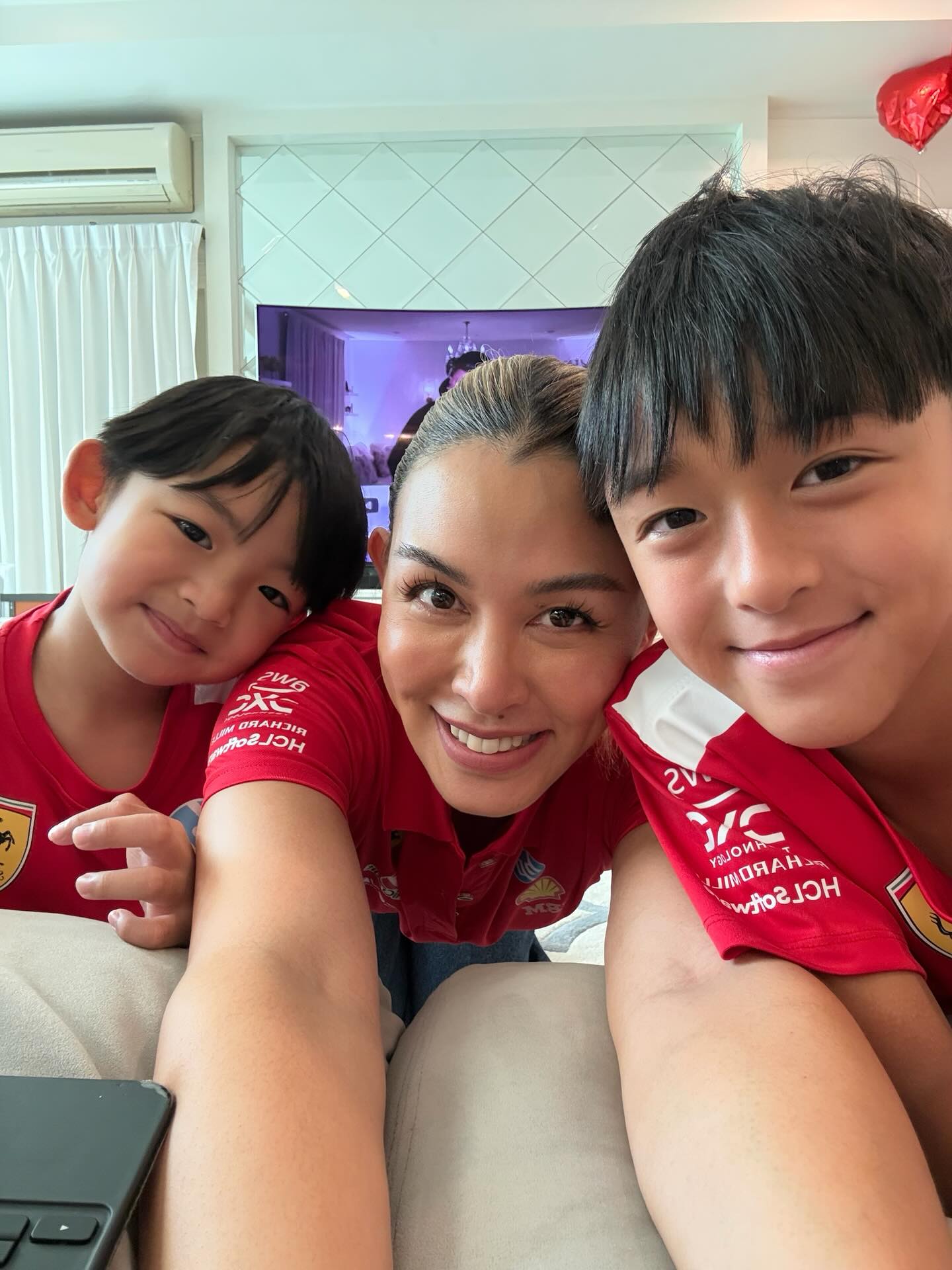 ชาย - ชาตโยดม หิรัญยัษฐิติ