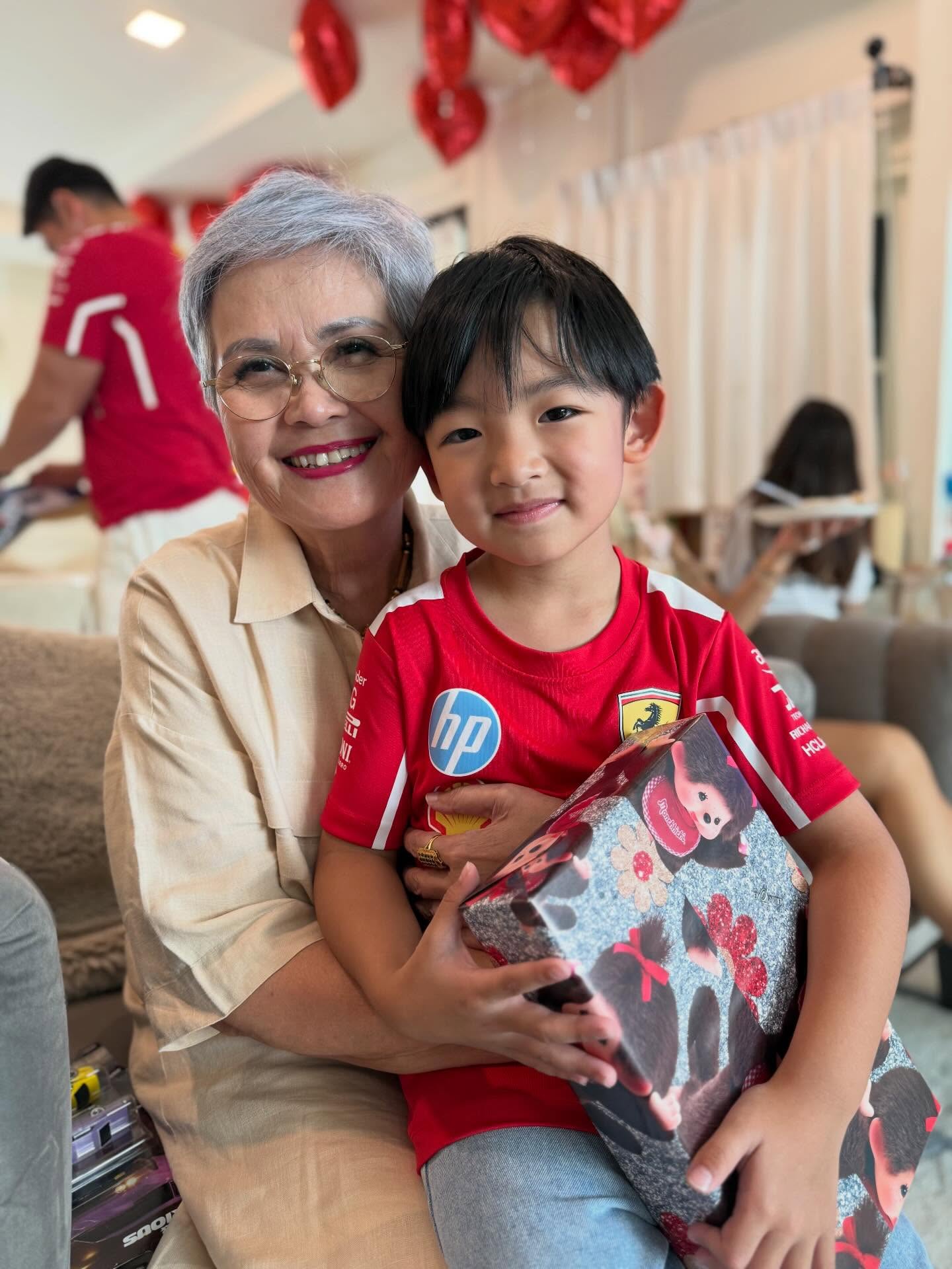 ชาย - ชาตโยดม หิรัญยัษฐิติ