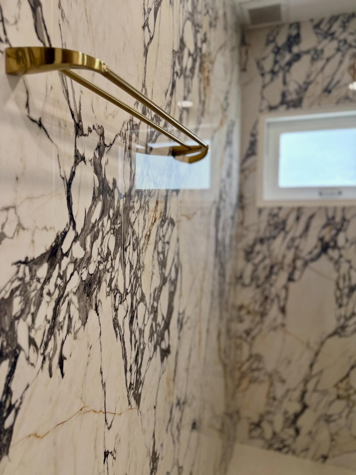 ชาย - ชาตโยดม หิรัญยัษฐิติ