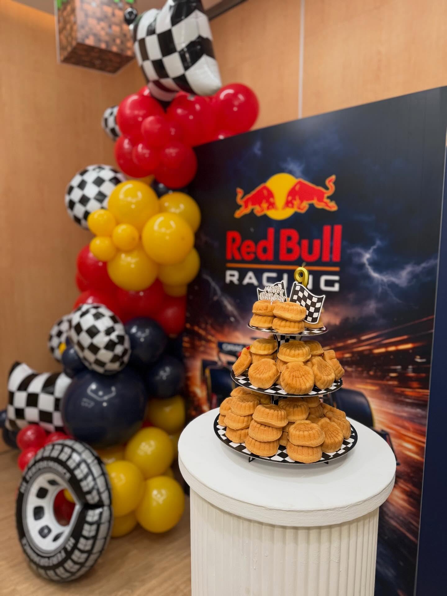 ชาย - ชาตโยดม หิรัญยัษฐิติ