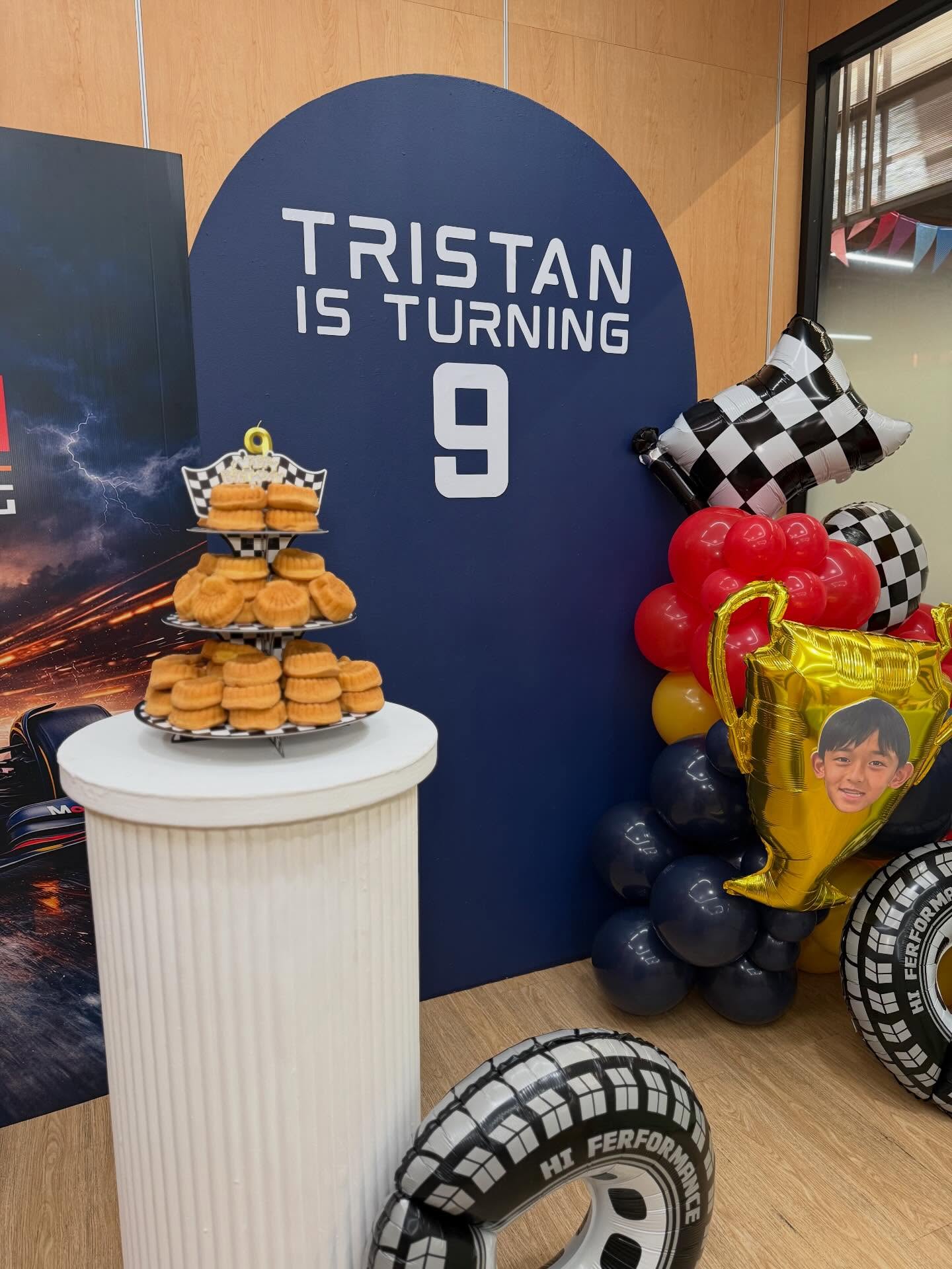 ชาย - ชาตโยดม หิรัญยัษฐิติ