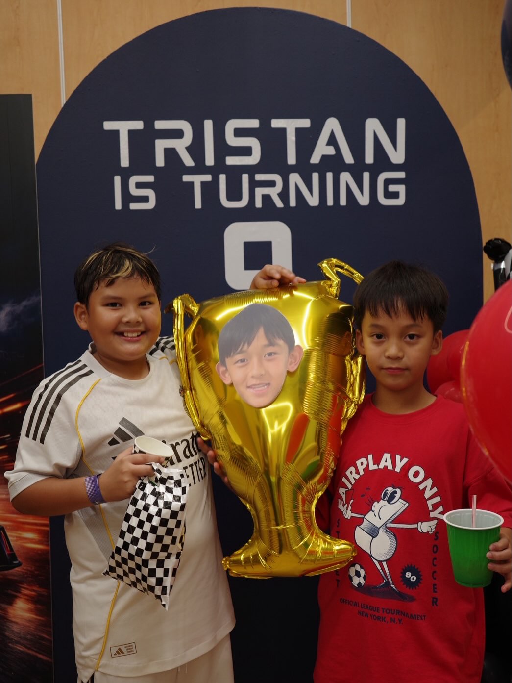 ชาย - ชาตโยดม หิรัญยัษฐิติ