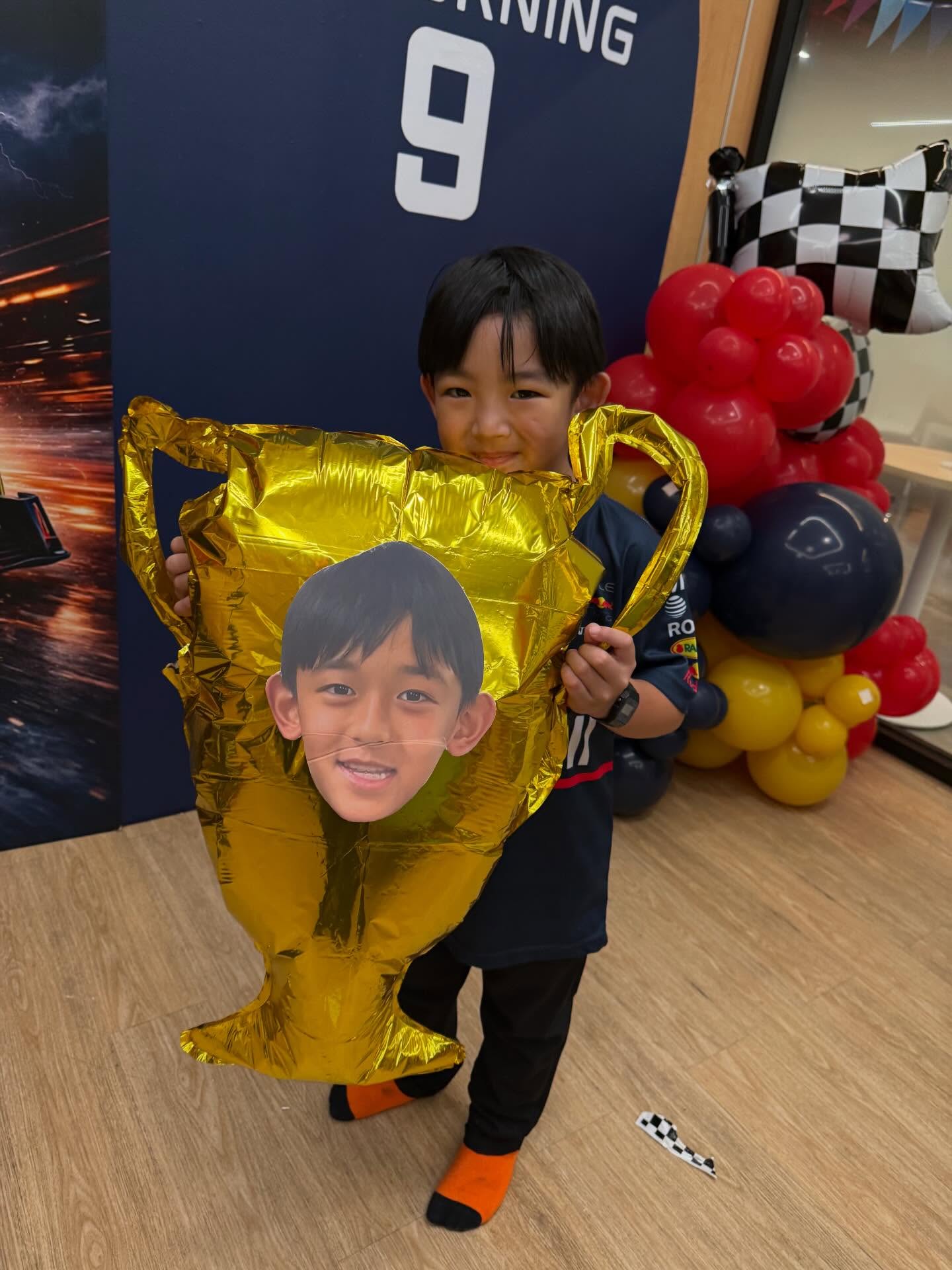 ชาย - ชาตโยดม หิรัญยัษฐิติ