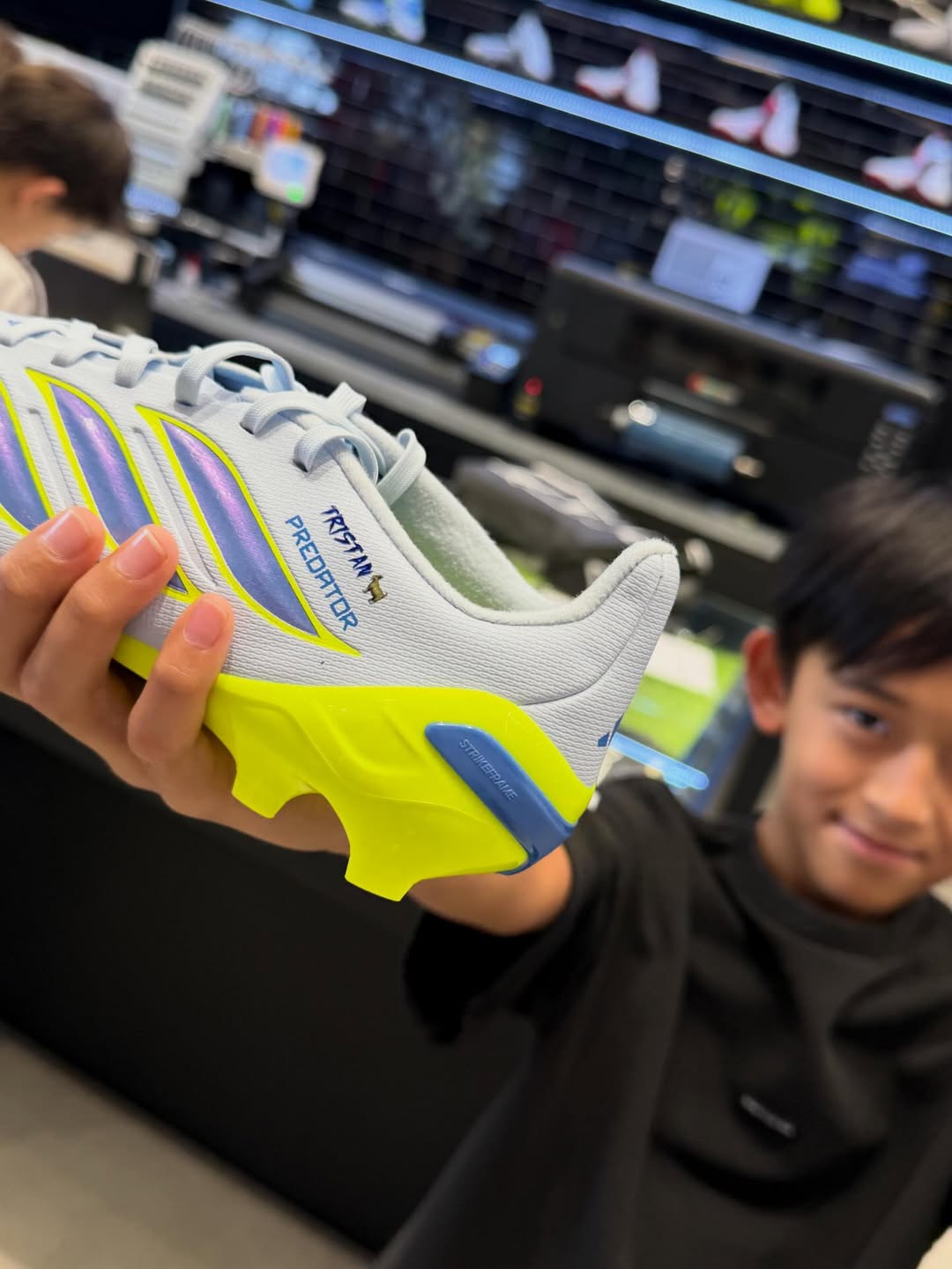 ชาย - ชาตโยดม หิรัญยัษฐิติ