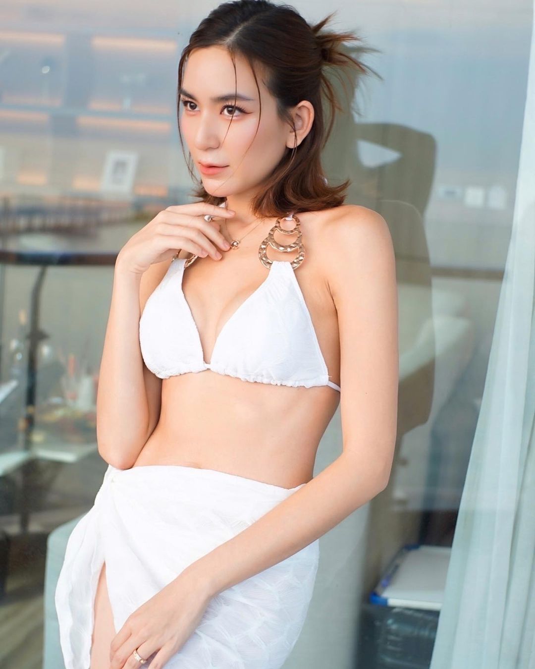 พลอย - ชิดจันทร์ ห่ง