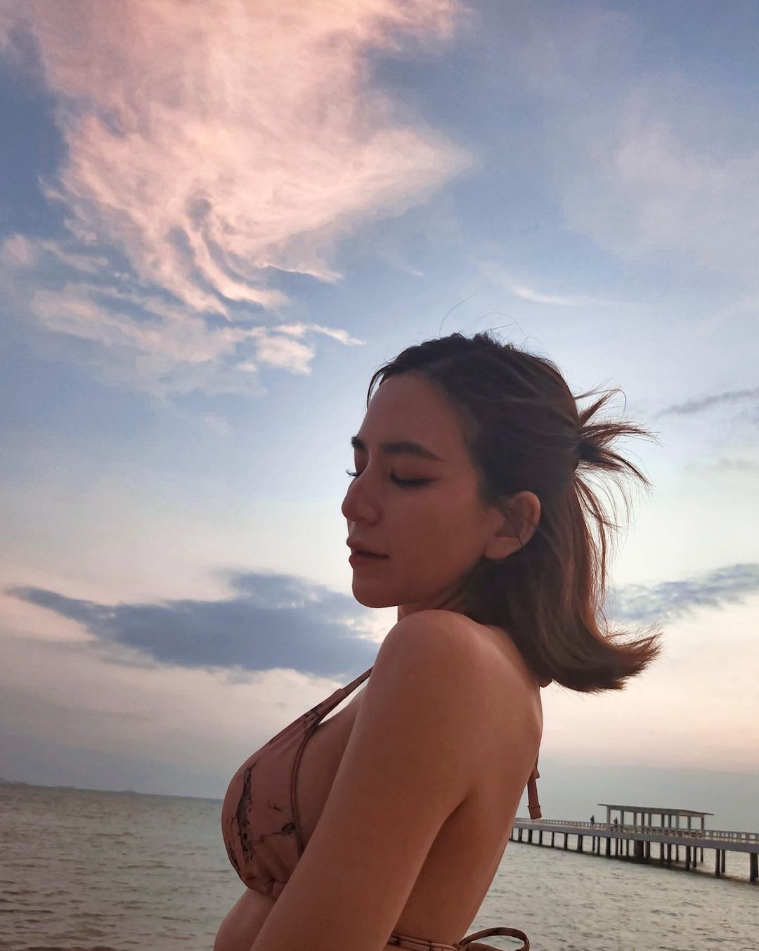 พลอย - ชิดจันทร์ ห่ง