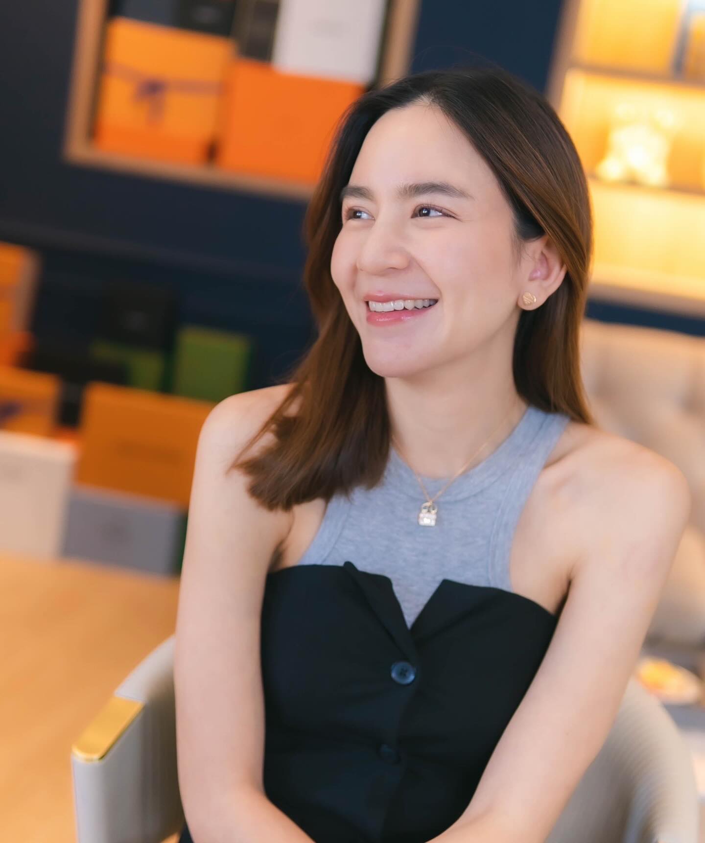 พลอย - ชิดจันทร์ ห่ง