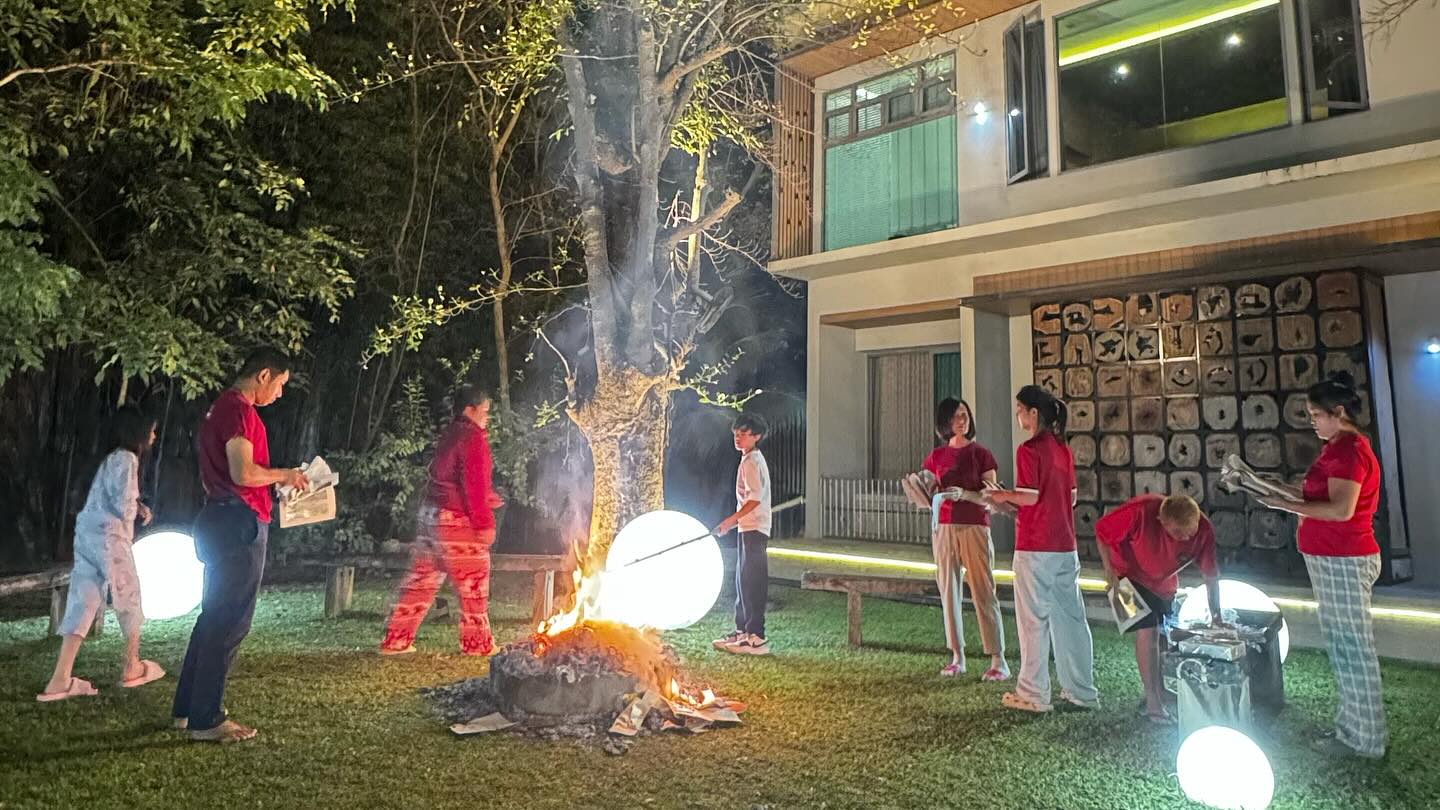 พลอย - ชิดจันทร์ ห่ง