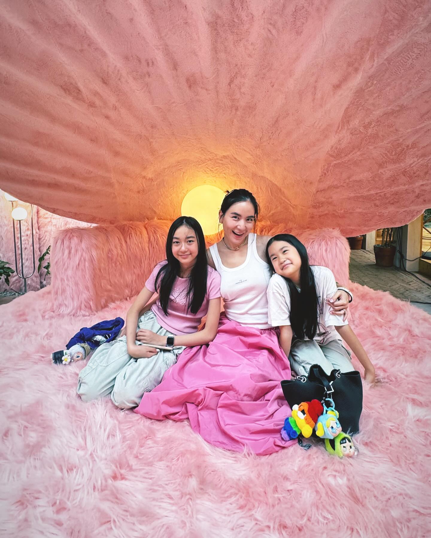 พลอย - ชิดจันทร์ ห่ง