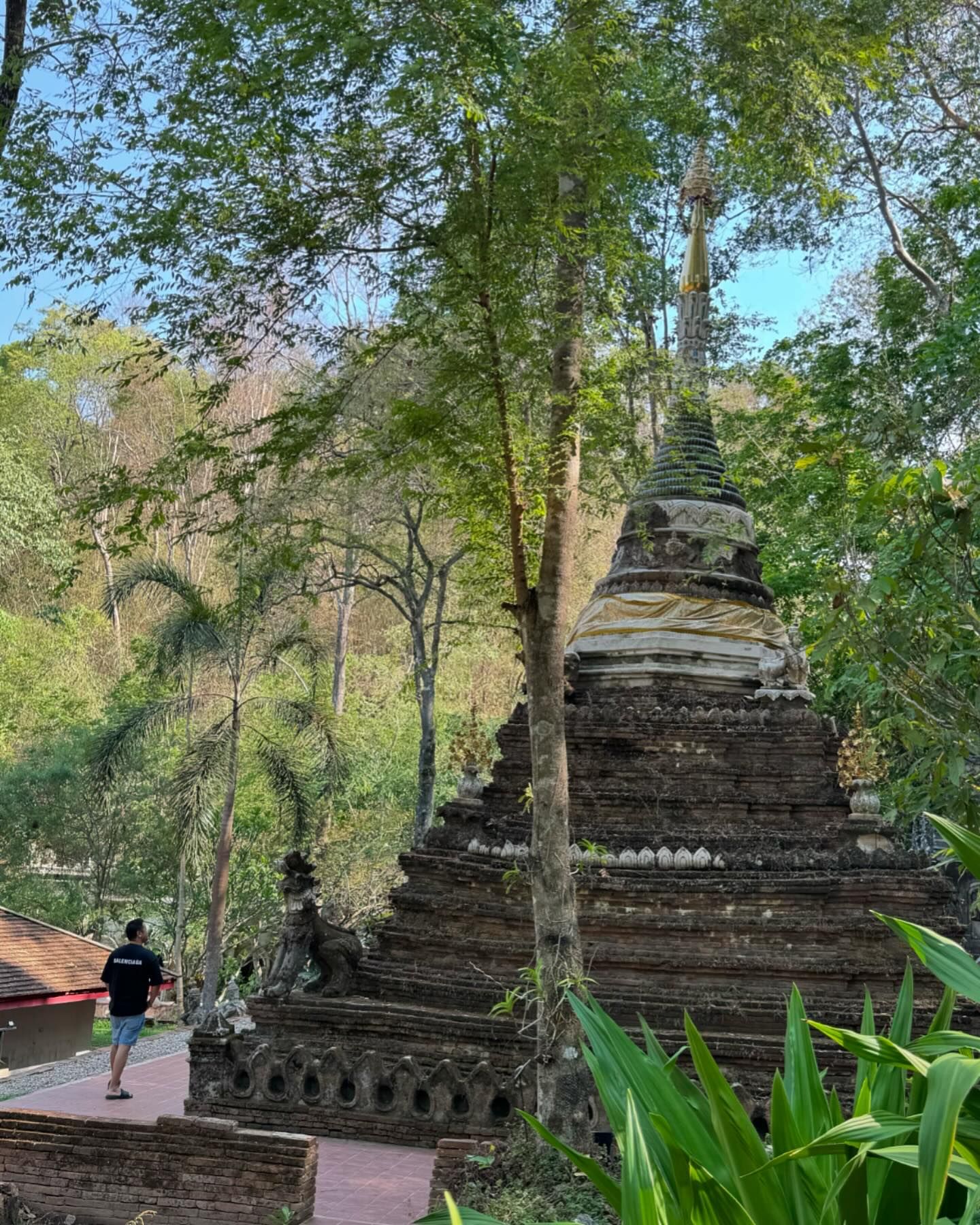 พลอย - ชิดจันทร์ ห่ง