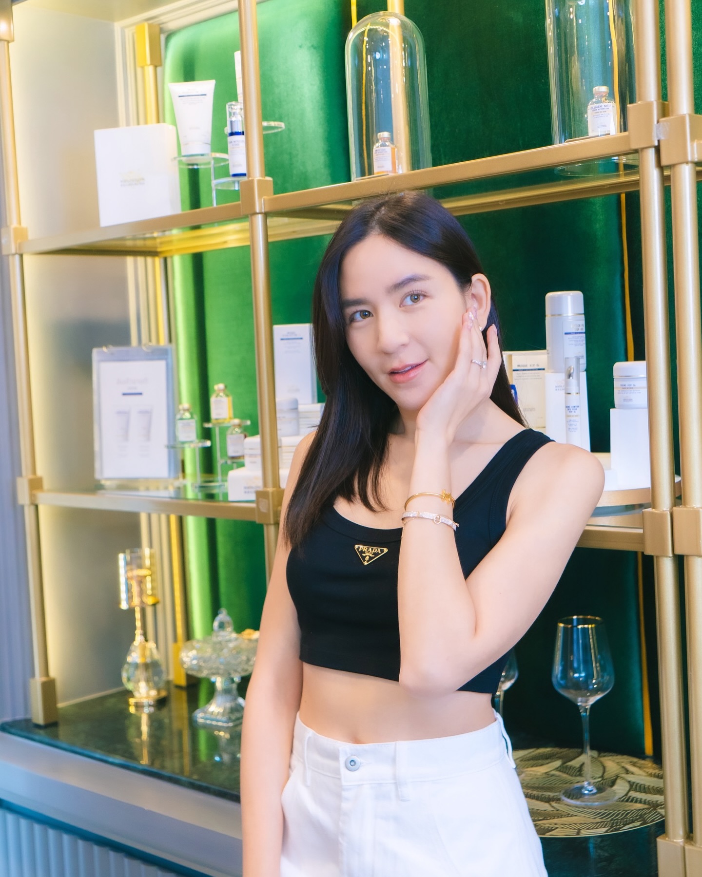 พลอย - ชิดจันทร์ ห่ง