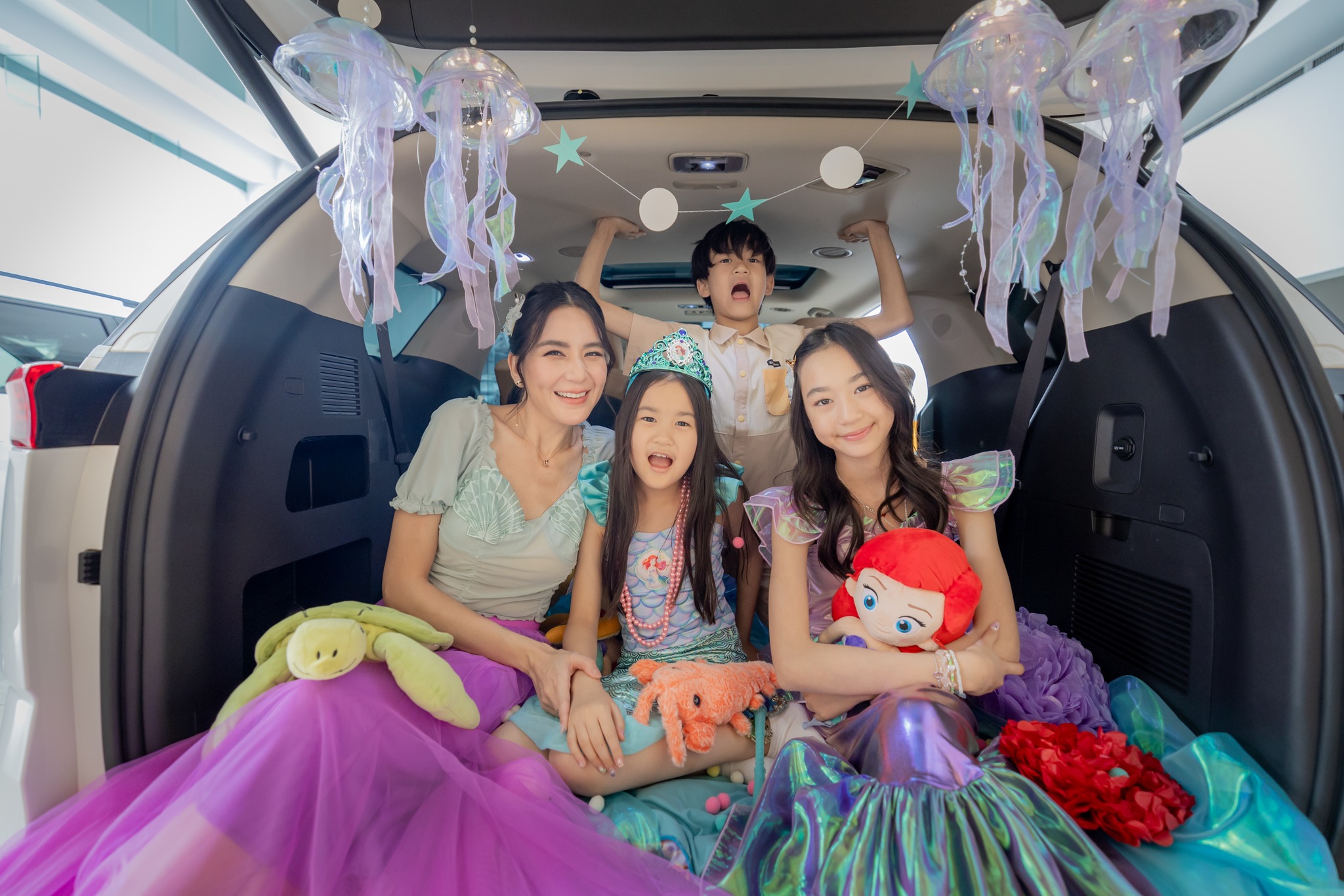 พลอย - ชิดจันทร์ ห่ง