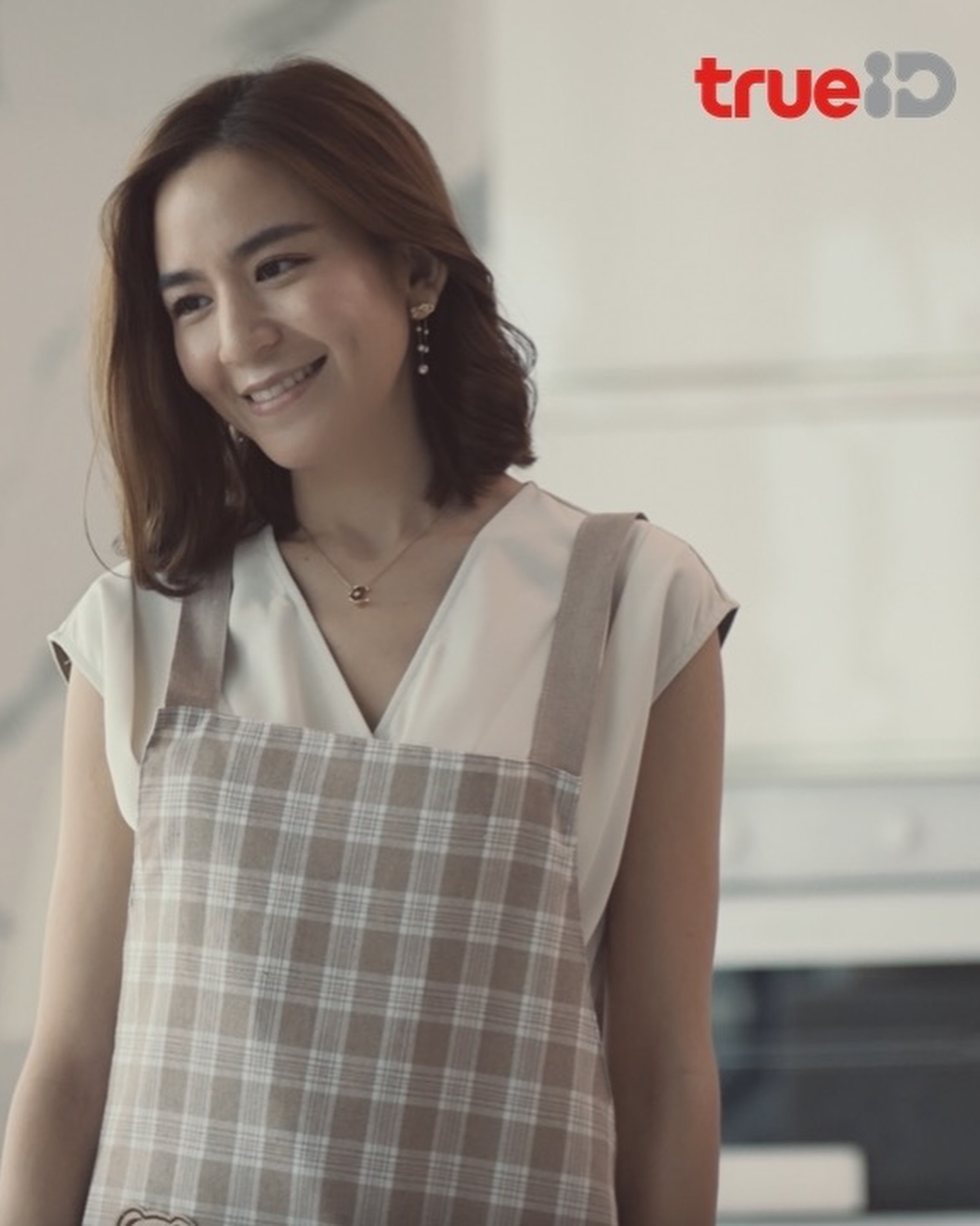 พลอย - ชิดจันทร์ ห่ง