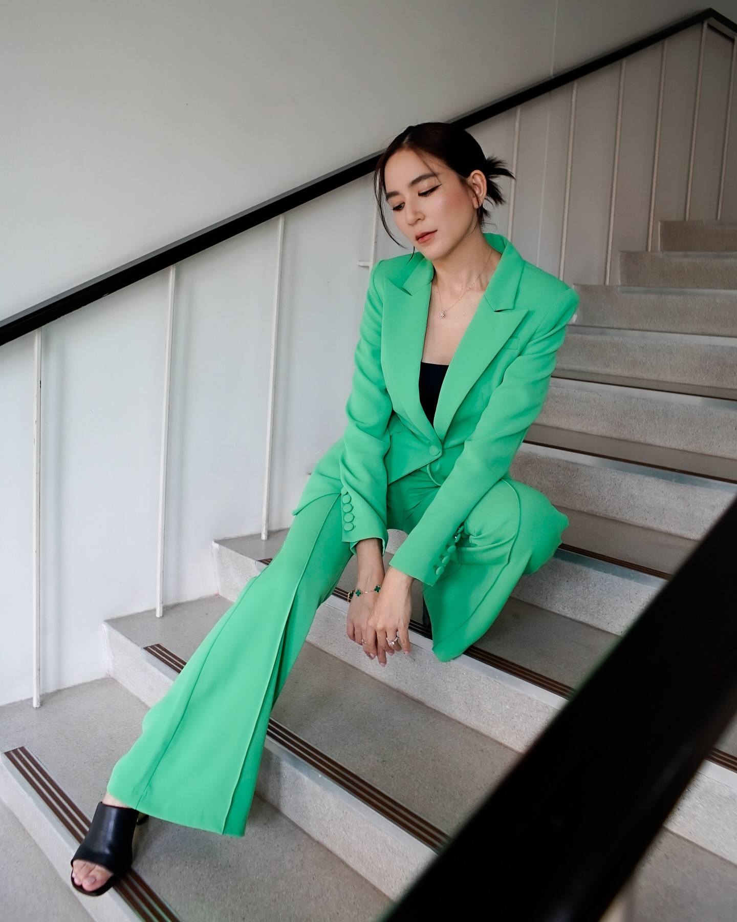 พลอย - ชิดจันทร์ ห่ง