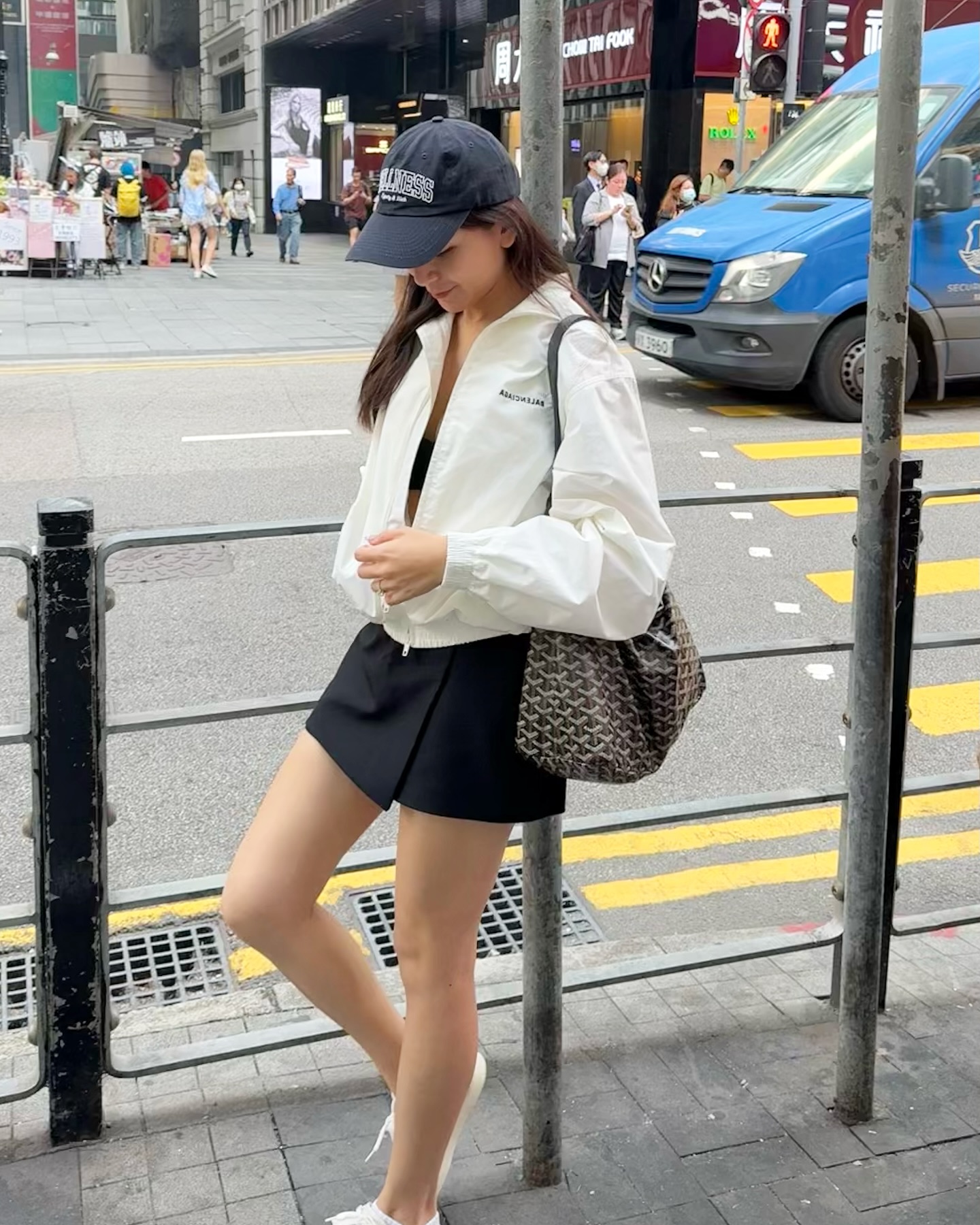 พลอย - ชิดจันทร์ ห่ง