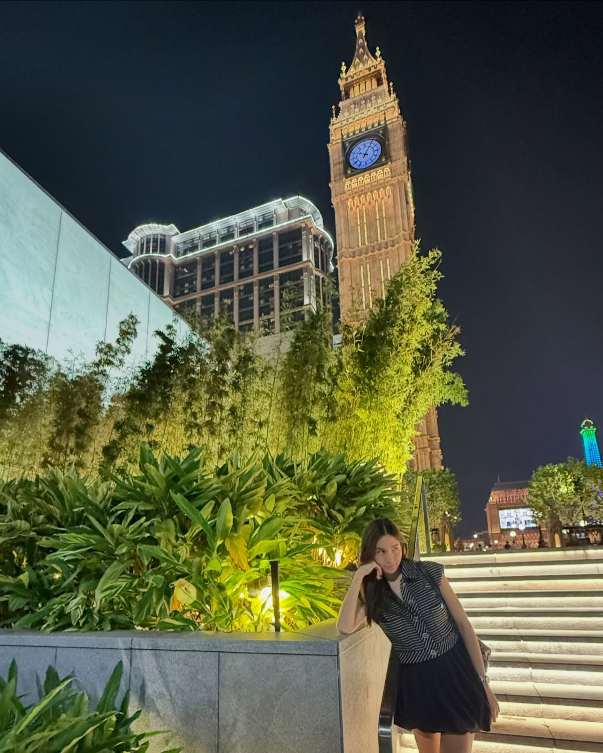 พลอย - ชิดจันทร์ ห่ง