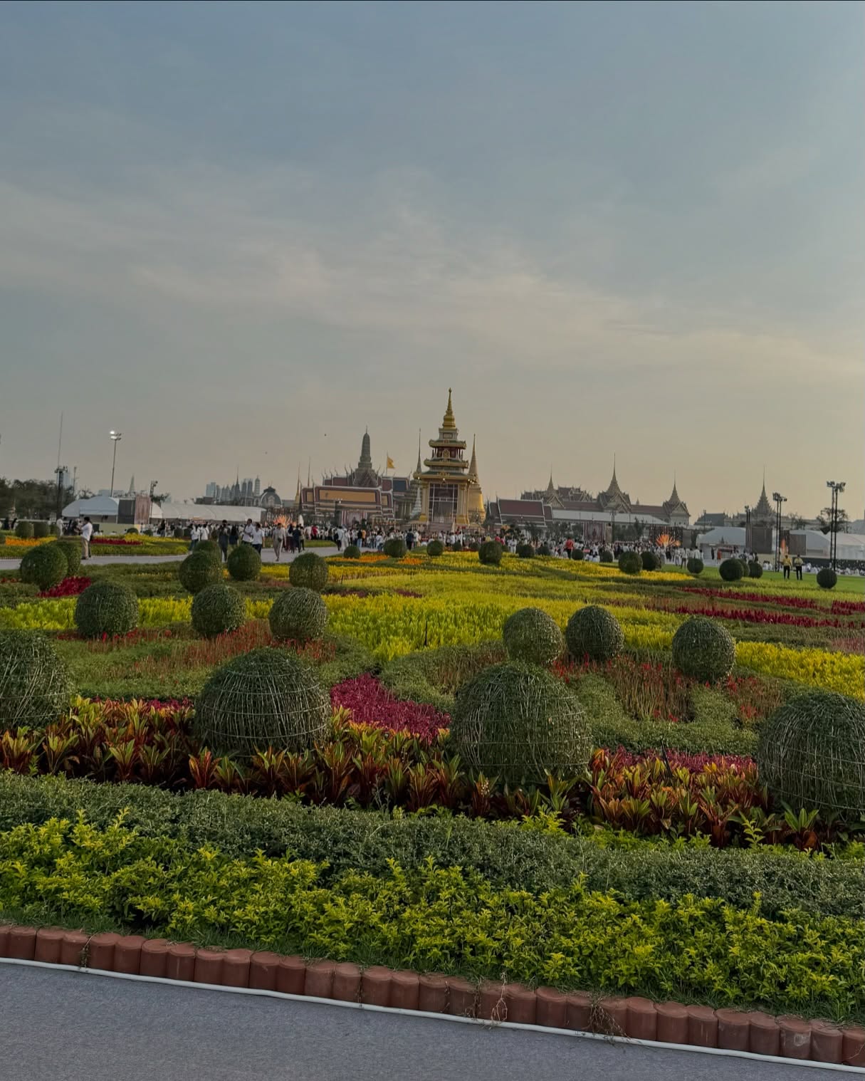 พลอย - ชิดจันทร์ ห่ง