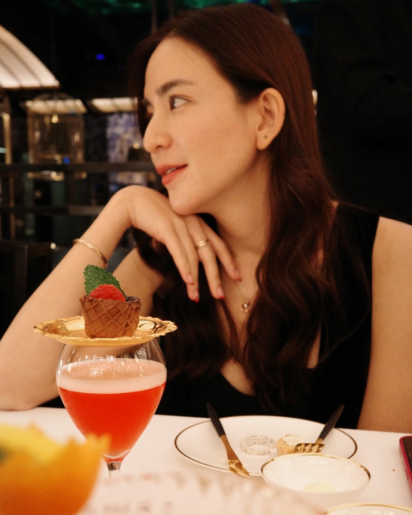 พลอย - ชิดจันทร์ ห่ง