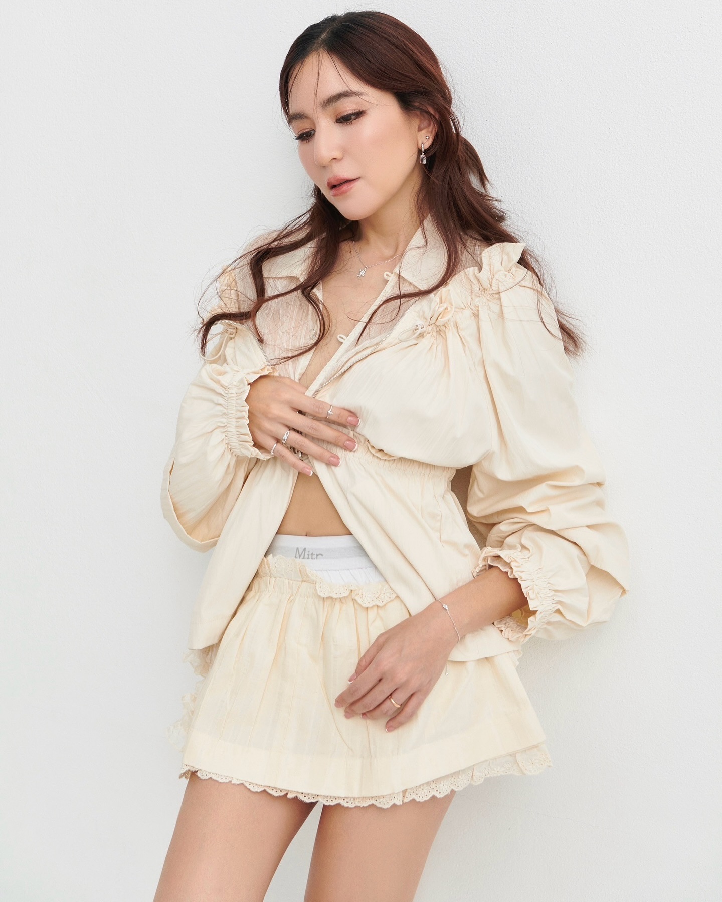 พลอย - ชิดจันทร์ ห่ง