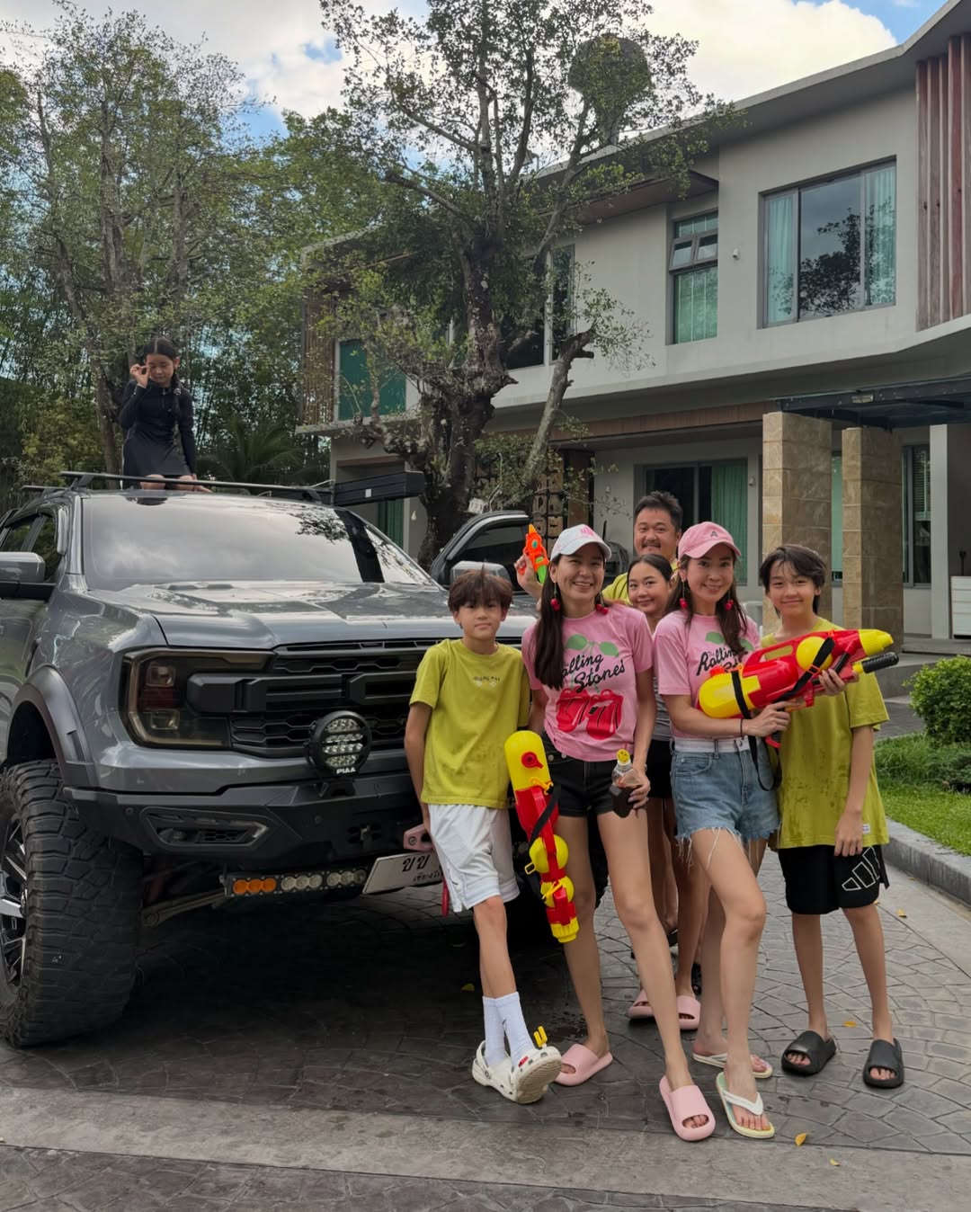 พลอย - ชิดจันทร์ ห่ง
