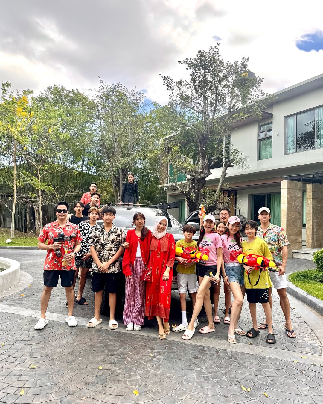 พลอย - ชิดจันทร์ ห่ง