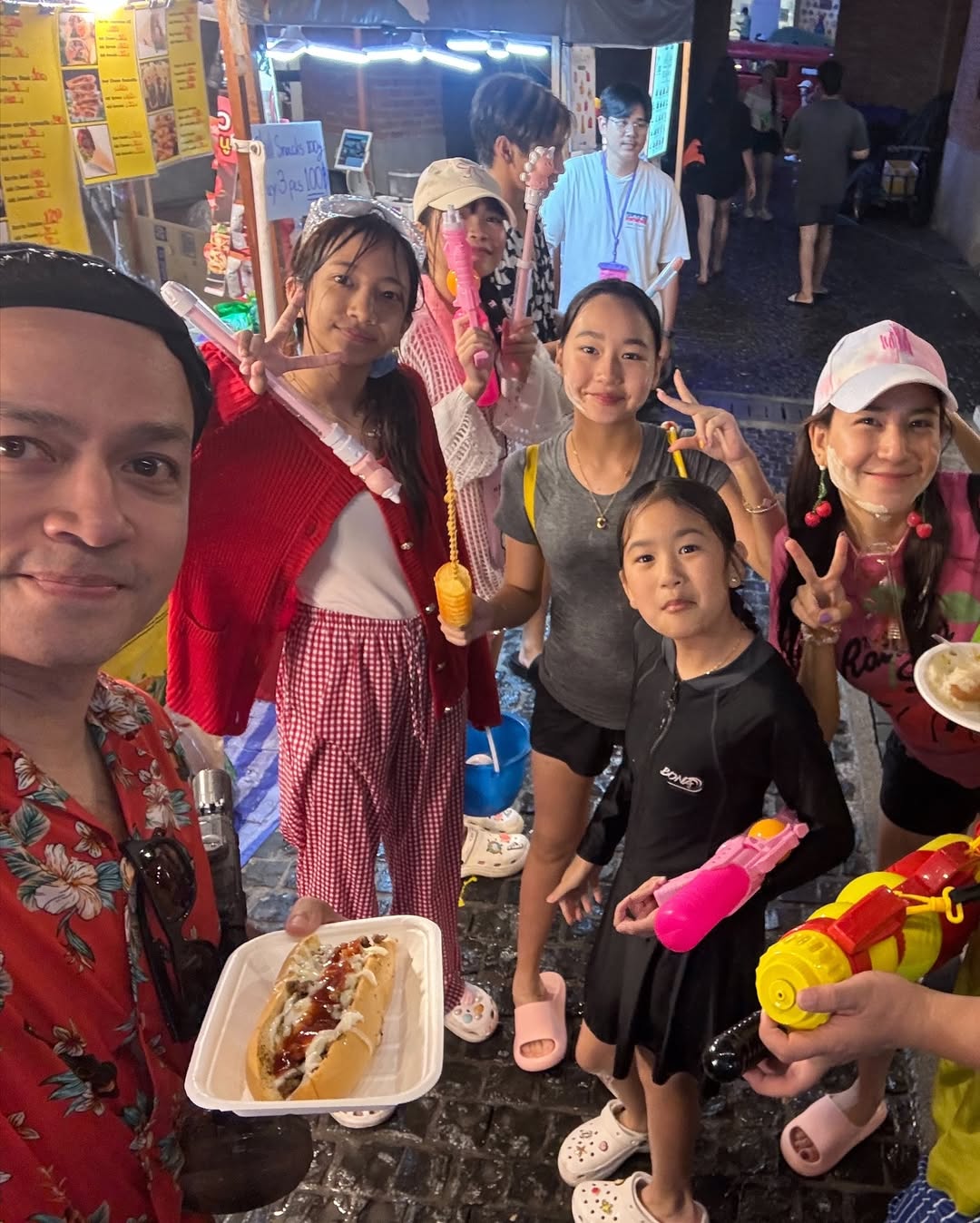 พลอย - ชิดจันทร์ ห่ง