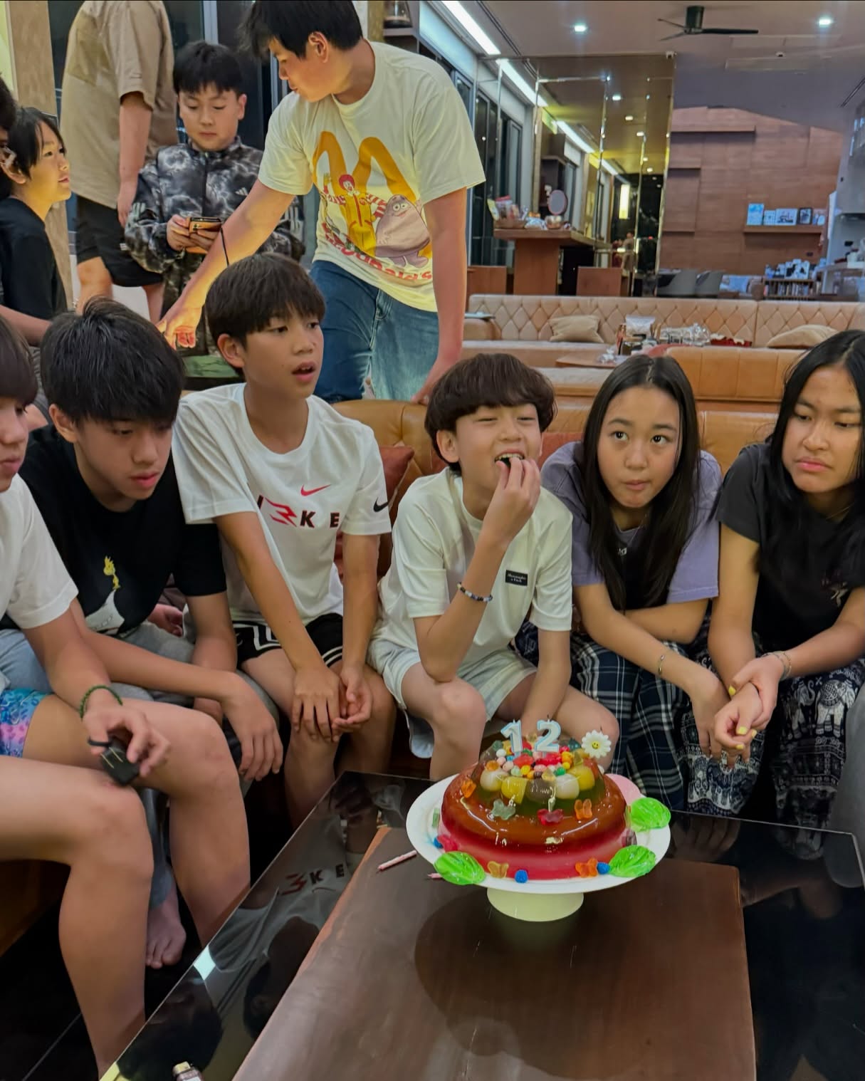 พลอย - ชิดจันทร์ ห่ง