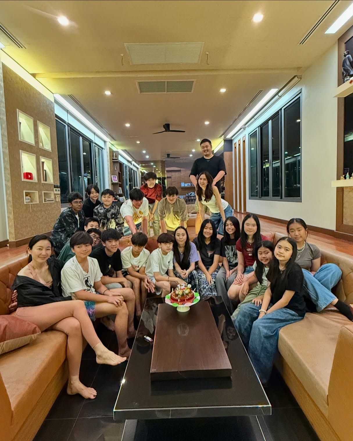 พลอย - ชิดจันทร์ ห่ง