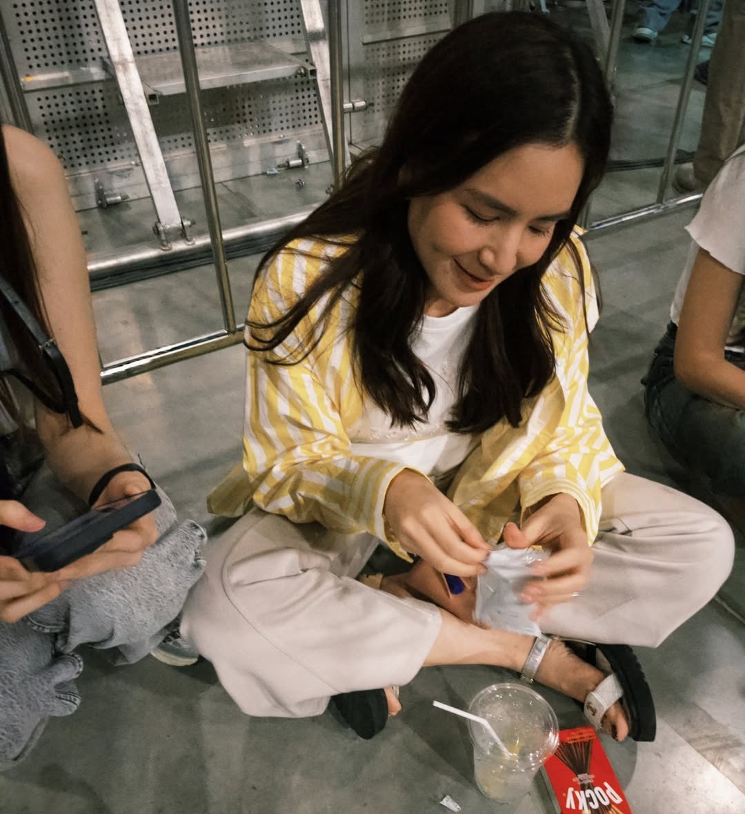พลอย - ชิดจันทร์ ห่ง