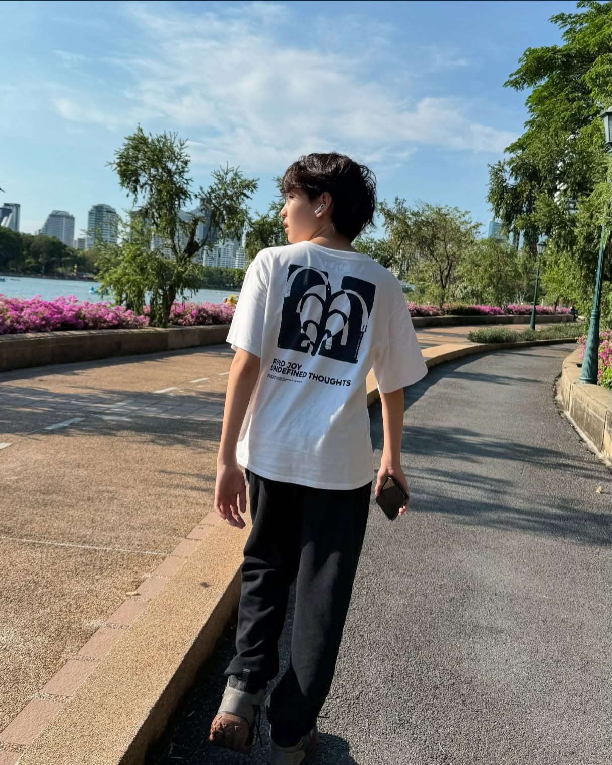 พลอย - ชิดจันทร์ ห่ง