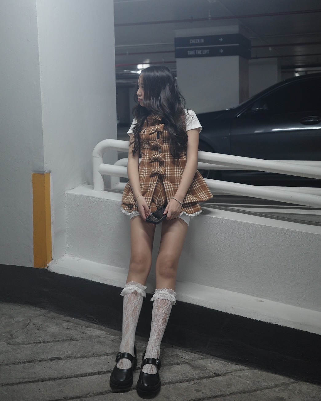 พลอย - ชิดจันทร์ ห่ง
