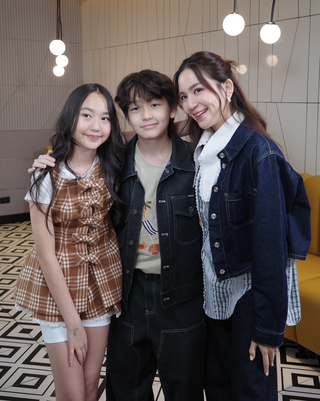 พลอย - ชิดจันทร์ ห่ง