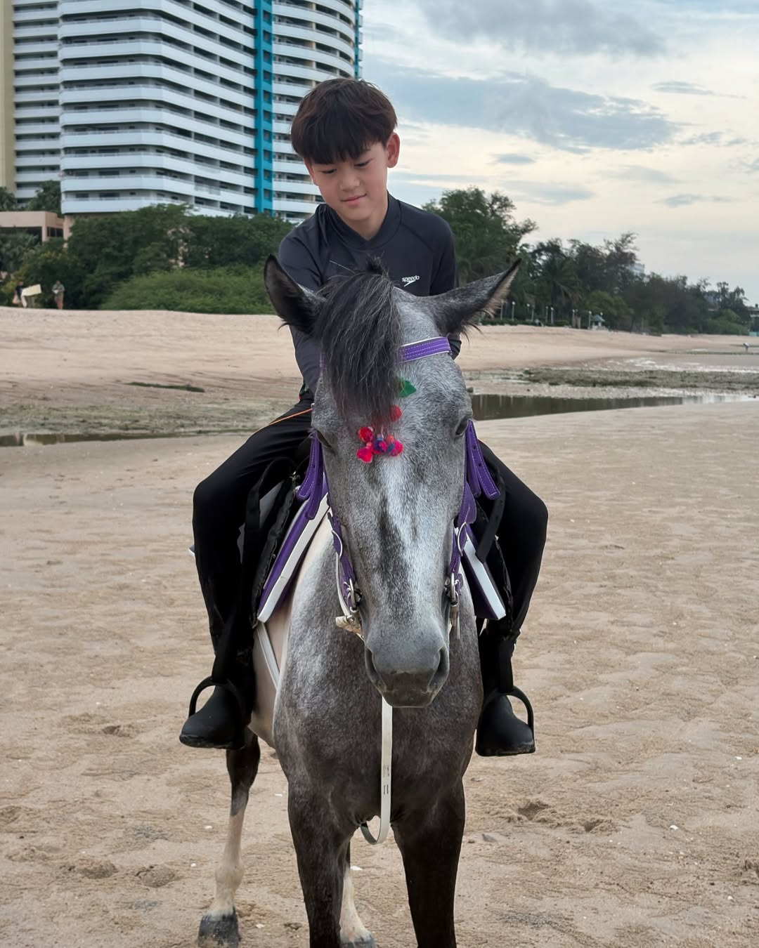 พลอย - ชิดจันทร์ ห่ง