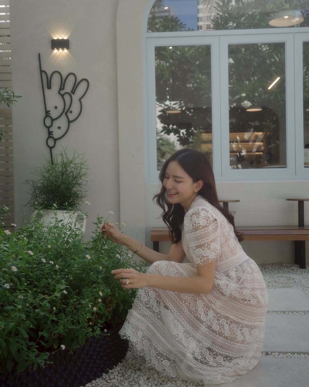 พลอย - ชิดจันทร์ ห่ง