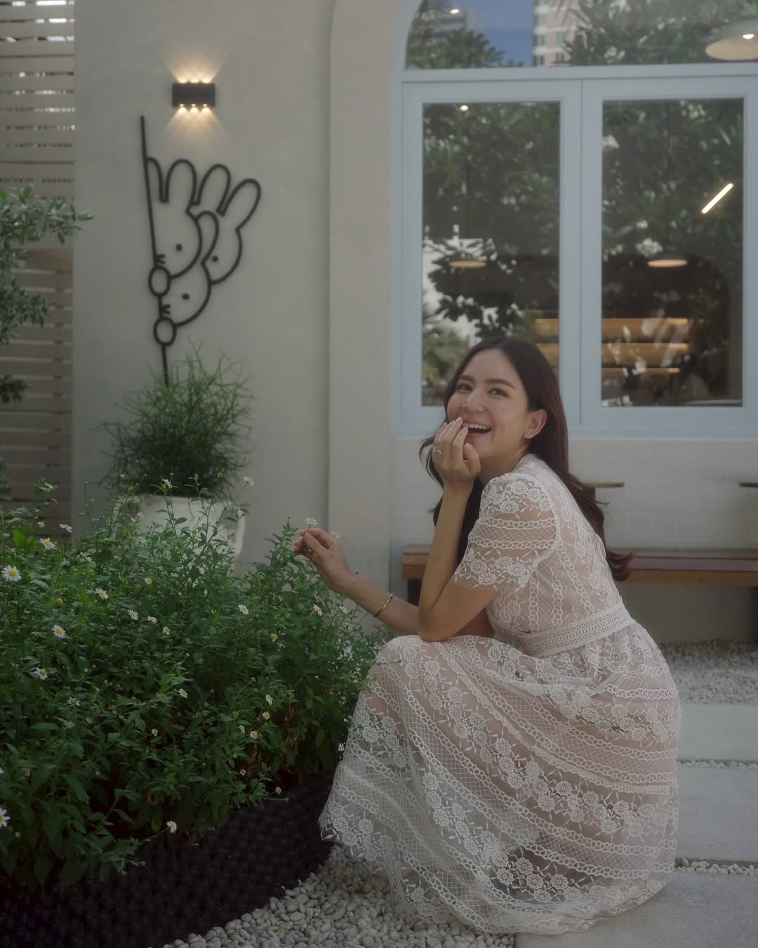 พลอย - ชิดจันทร์ ห่ง