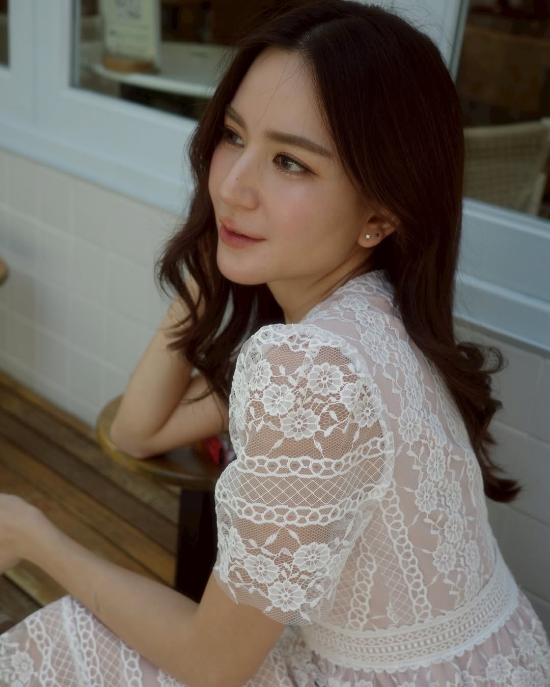 พลอย - ชิดจันทร์ ห่ง