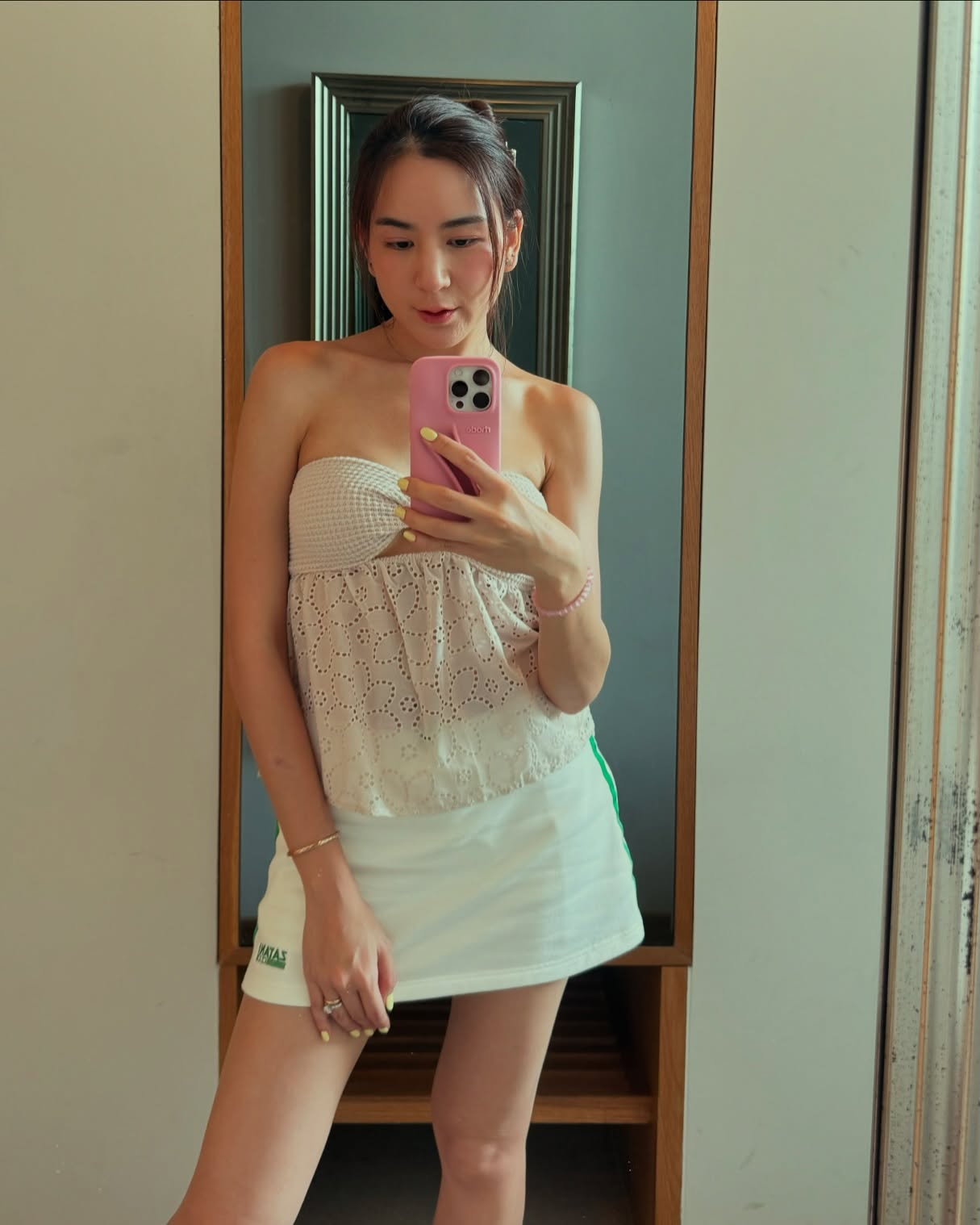 พลอย - ชิดจันทร์ ห่ง