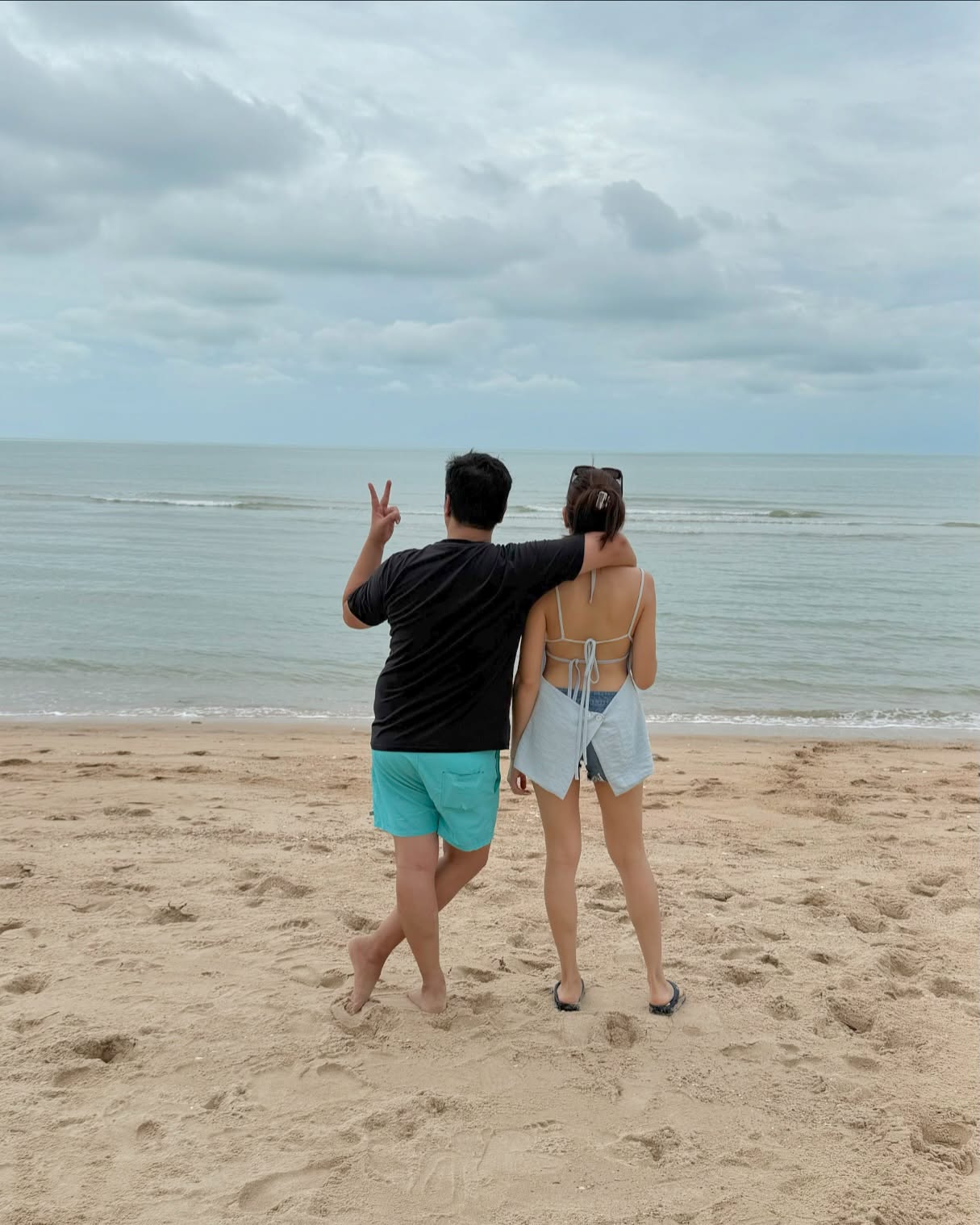 พลอย - ชิดจันทร์ ห่ง