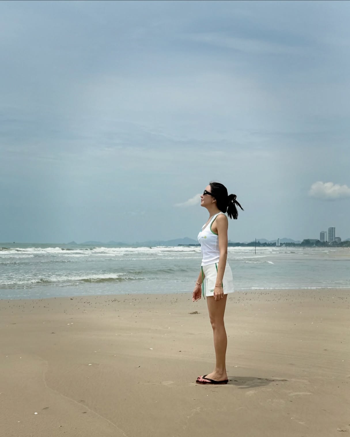 พลอย - ชิดจันทร์ ห่ง