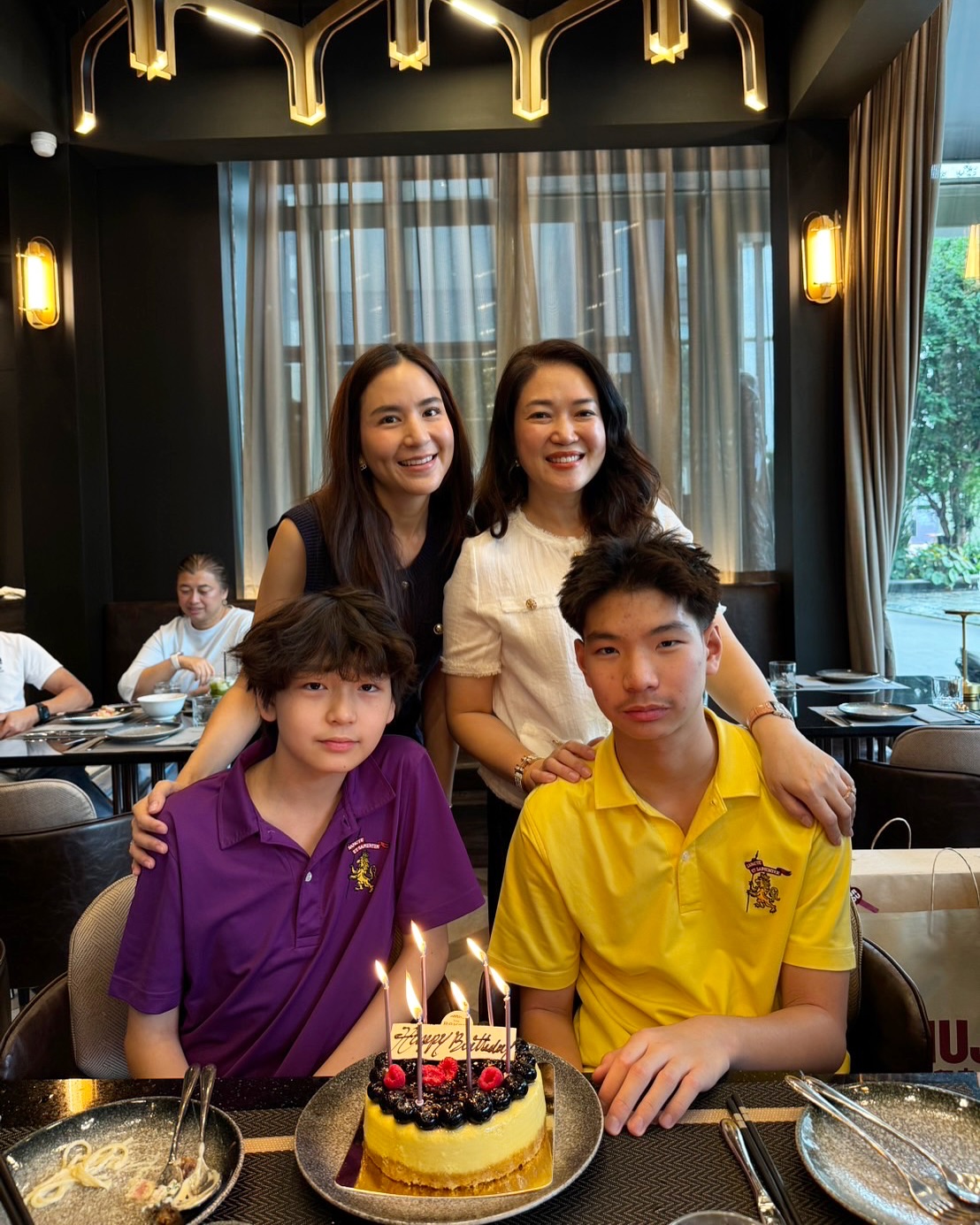 พลอย - ชิดจันทร์ ห่ง