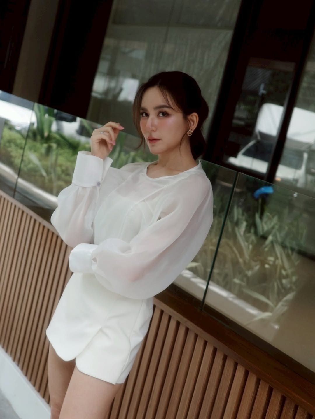 พลอย - ชิดจันทร์ ห่ง