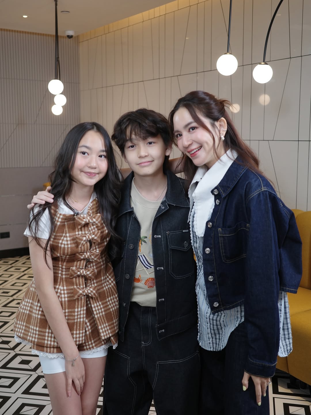 พลอย - ชิดจันทร์ ห่ง