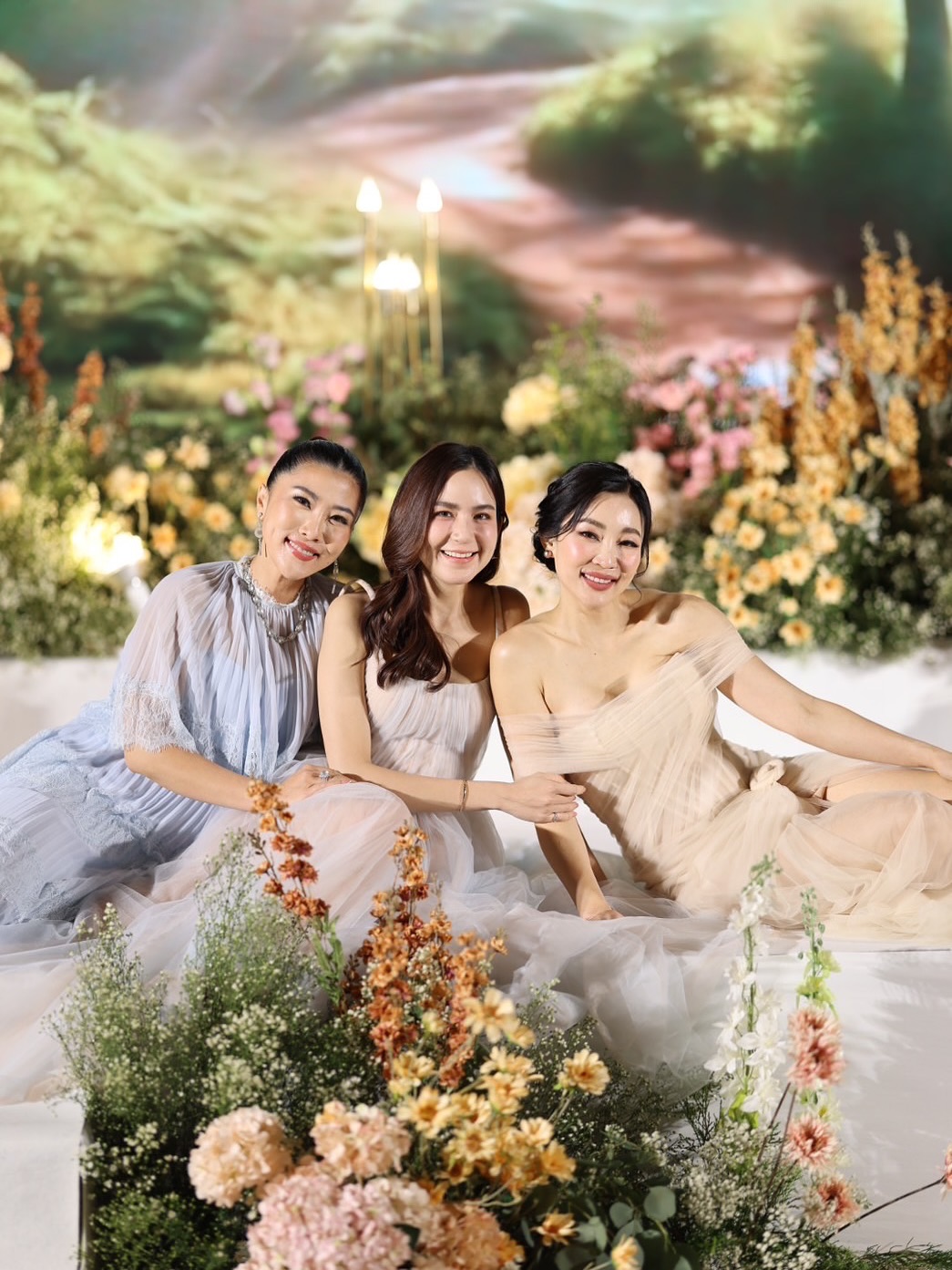 พลอย - ชิดจันทร์ ห่ง